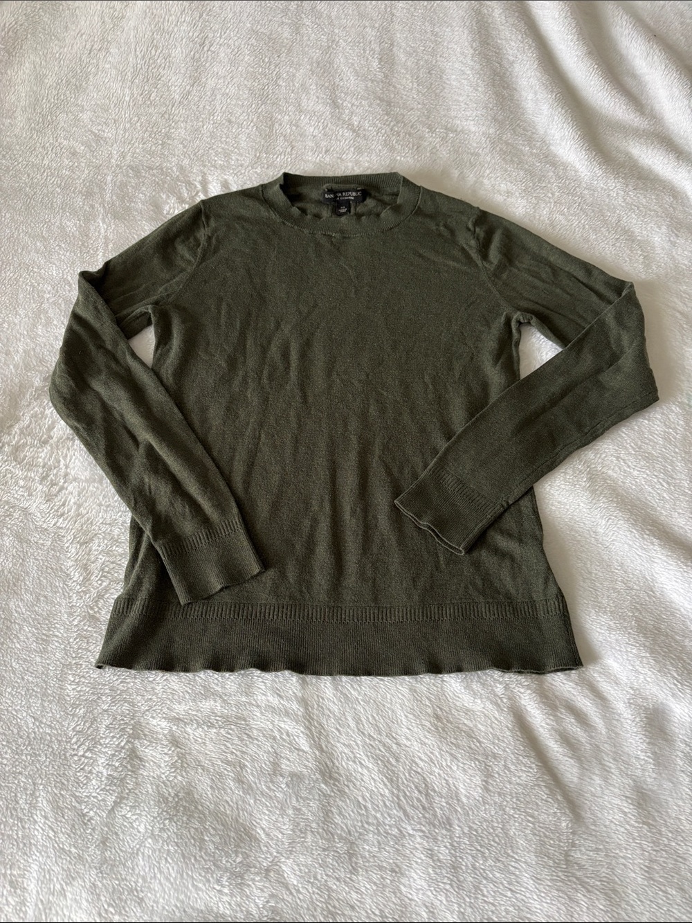 Banana Republic Silk and Cashmere Olive Crewneck Knit Sweater